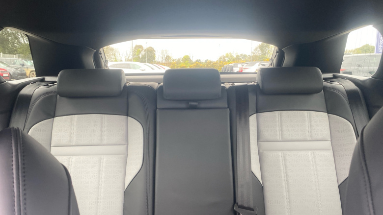 Land Rover Range Rover Evoque 2.0 D200 R-Dynamic HSE 5dr Auto Diesel Hatchback